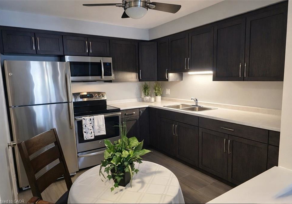 565-greenfield-avenue-kitchener-ontario-40805366