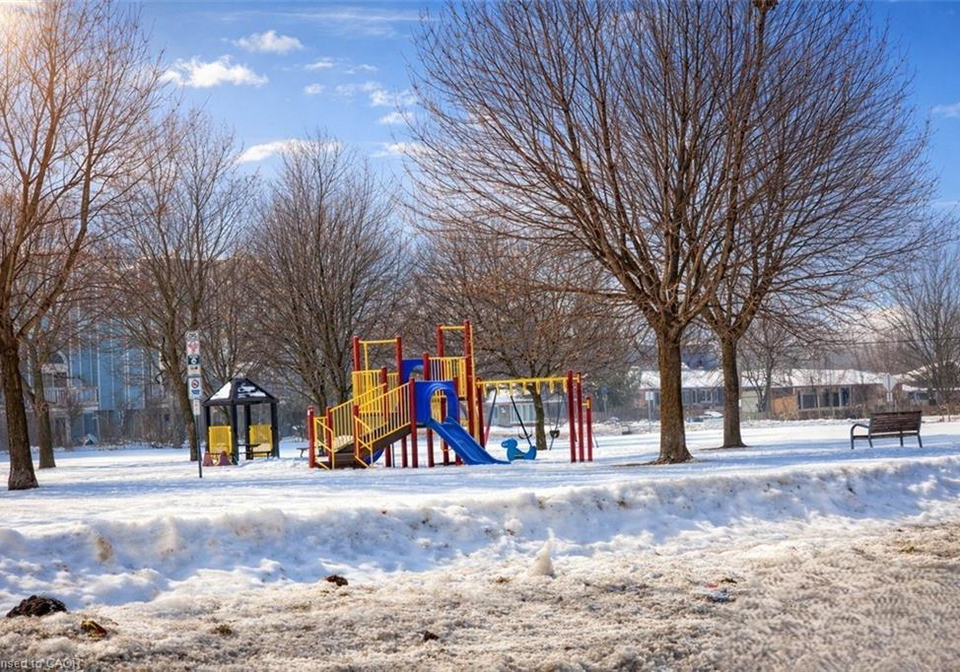 565-greenfield-avenue-kitchener-ontario-40805366