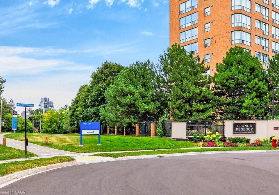 1276-maple-crossing-boulevard-burlington-ontario-40805379