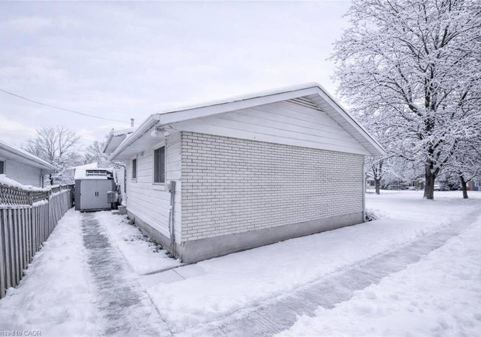 148-pepperwood-crescent-kitchener-ontario-40805455