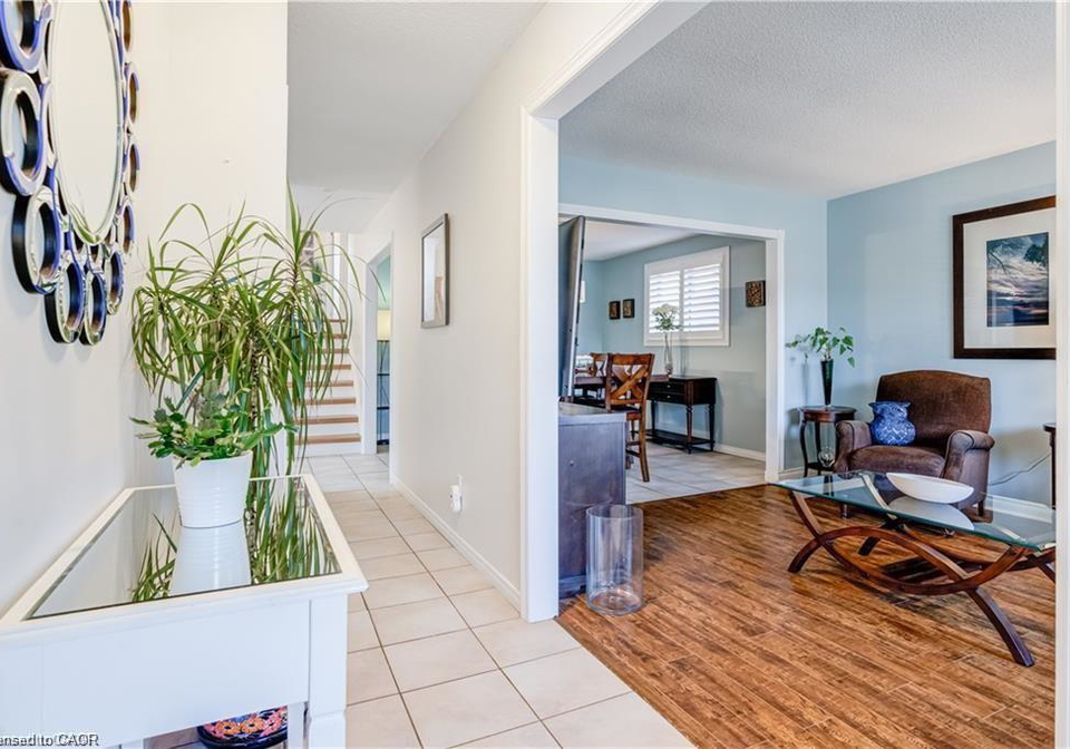 18-charing-drive-hamilton-ontario-40805483