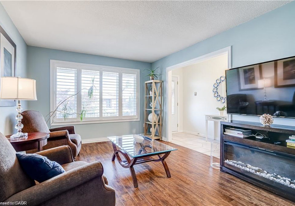18-charing-drive-hamilton-ontario-40805483