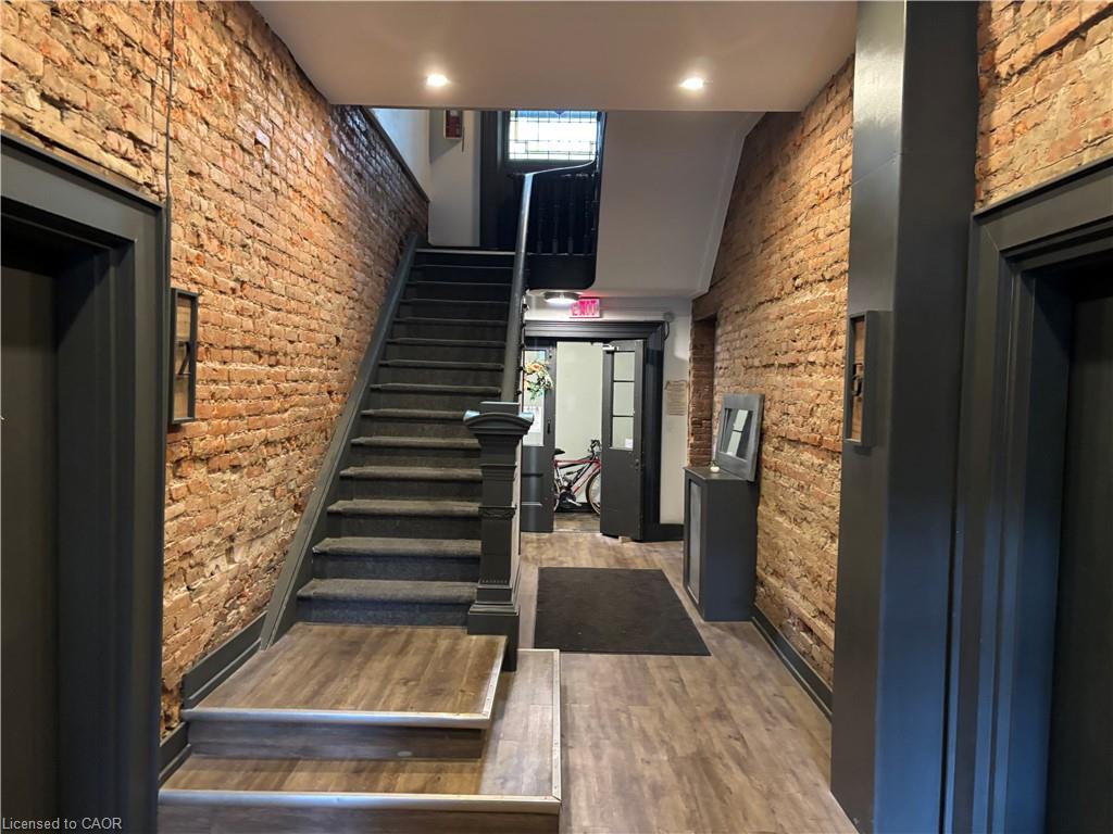 123-macnab-street-s-hamilton-ontario-40805489
