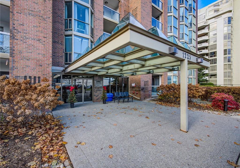 1225-north-shore-boulevard-e-burlington-ontario-40805556