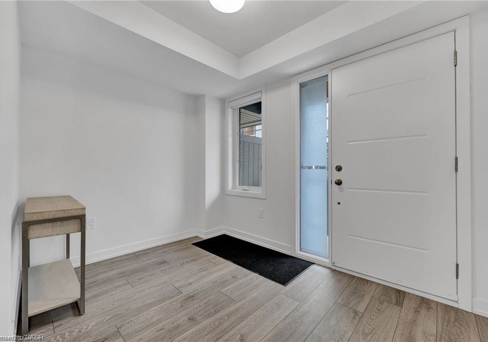 211-west-oak-trail-kitchener-ontario-40805595