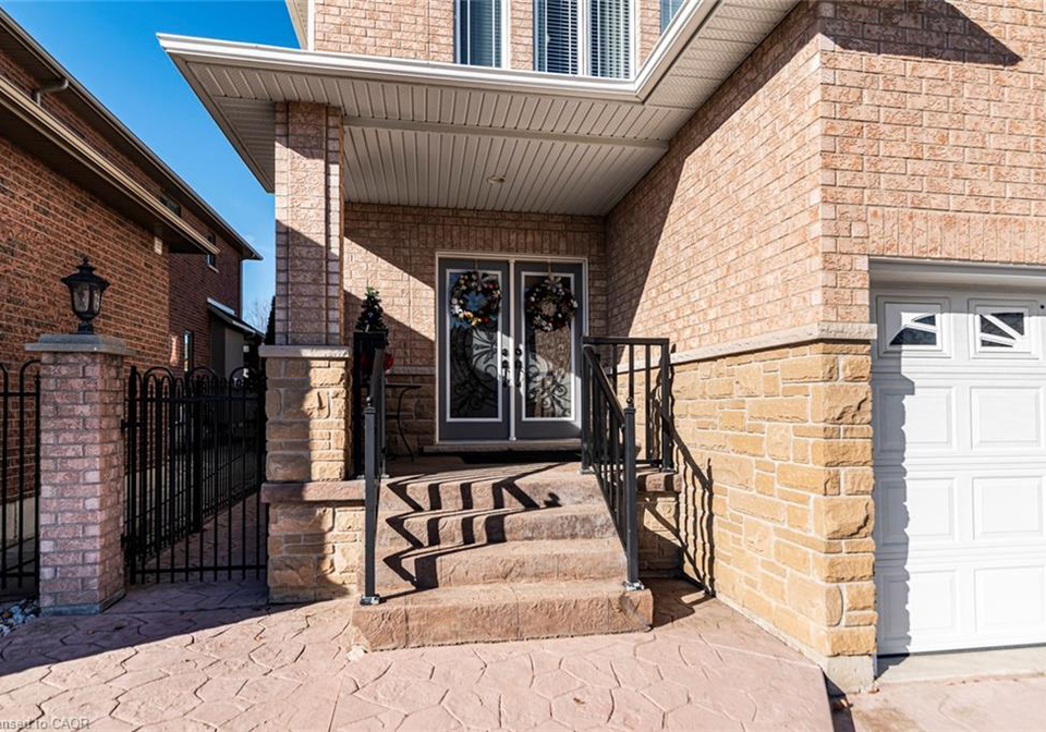 102-erika-crescent-hamilton-ontario-40805628