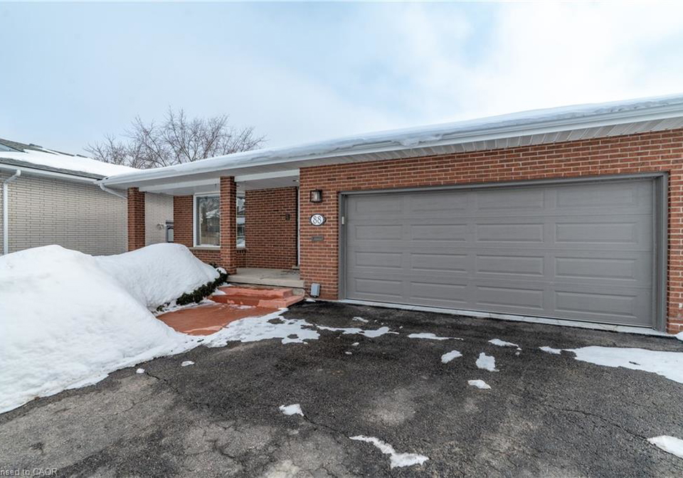 88-old-forest-crescent-kitchener-ontario-40805634