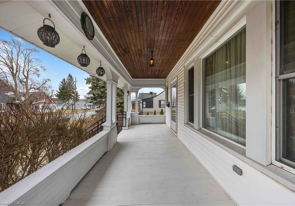 343-gillard-street-wallaceburg-ontario-40805656