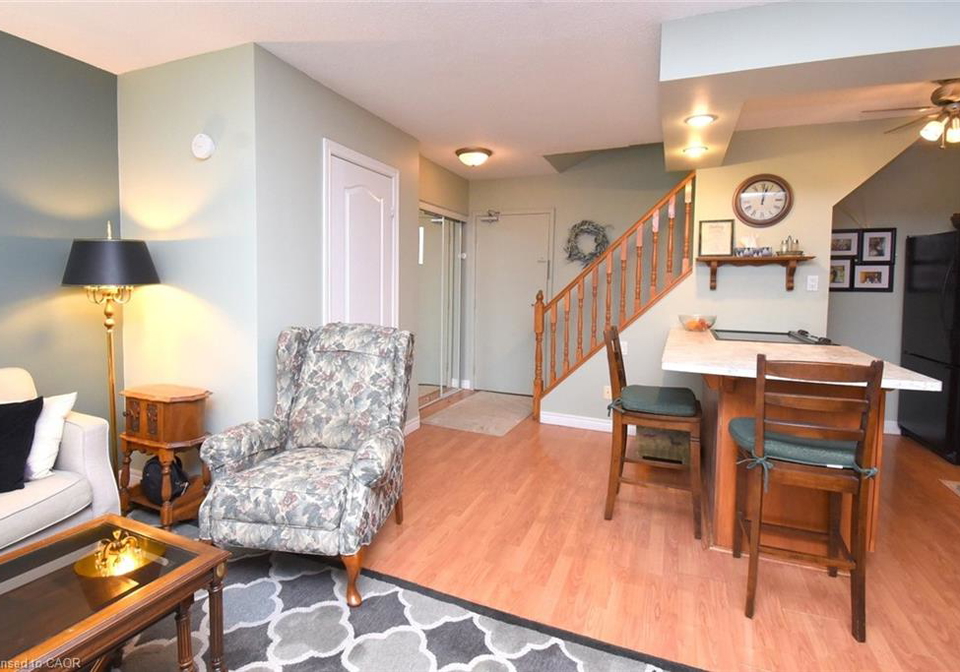 10-john-street-dundas-ontario-40805781