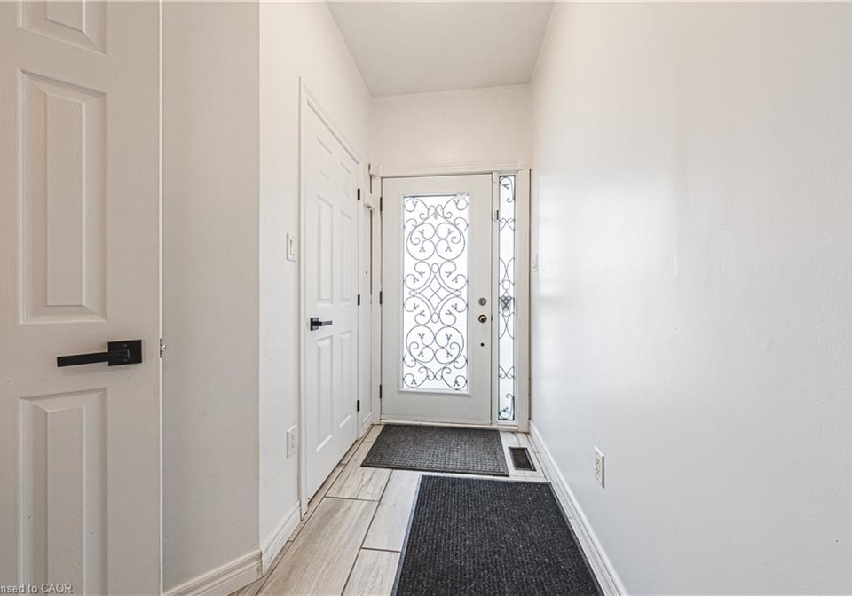 6-second-road-w-hamilton-ontario-40805801