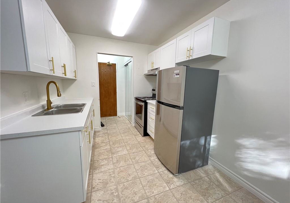 475-parkside-drive-waterloo-ontario-40805804