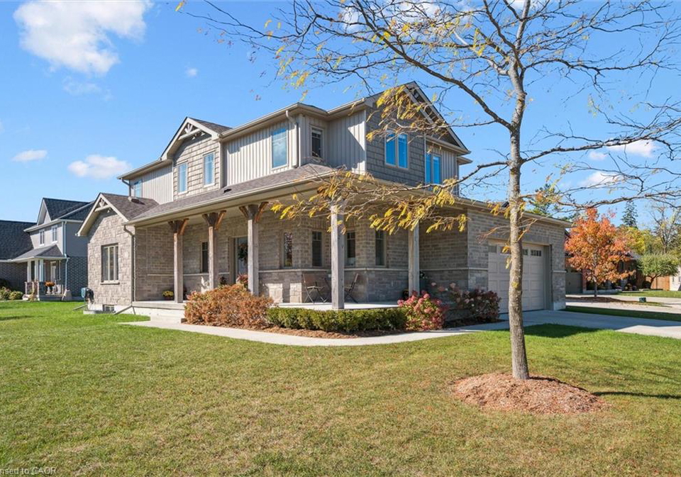 8-griffith-court-listowel-ontario-40805840