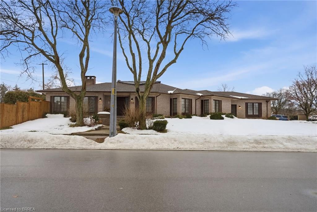 132-oak-street-simcoe-ontario-40805885