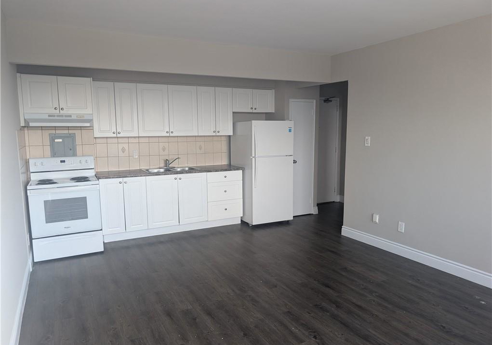 b-468-ottawa-street-n-hamilton-ontario-40805925