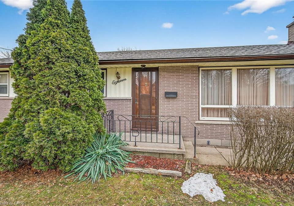 18-charles-street-simcoe-ontario-40805934