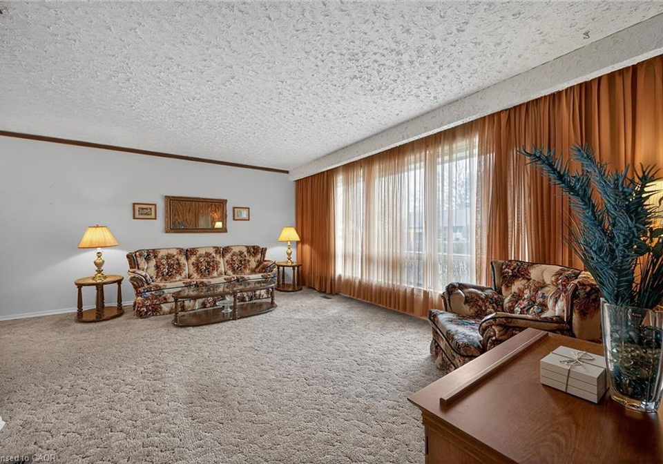 18-charles-street-simcoe-ontario-40805934