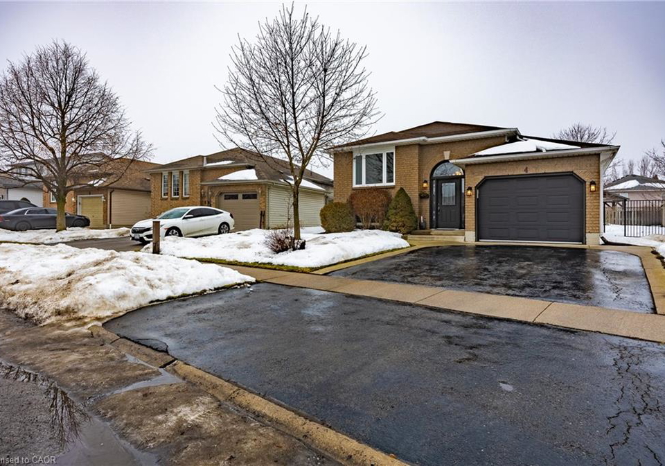 4-glengary-crescent-caledonia-ontario-40806018