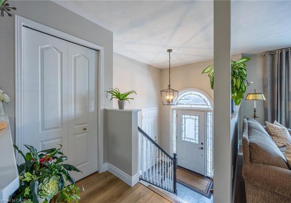 4-glengary-crescent-caledonia-ontario-40806018