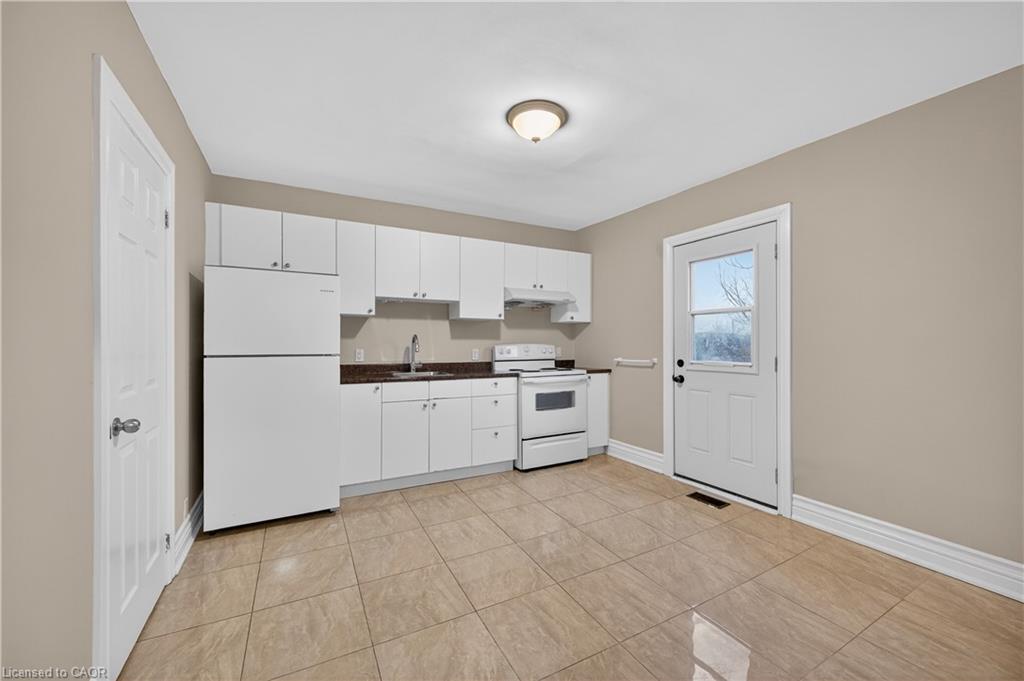 17-sanford-avenue-s-hamilton-ontario-40806027