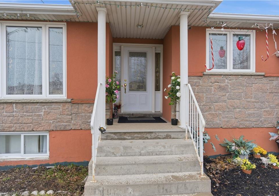 916-stone-church-road-e-hamilton-ontario-40806049
