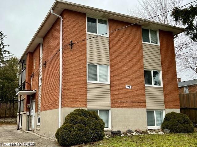 19-lilac-street-kitchener-ontario-40806059