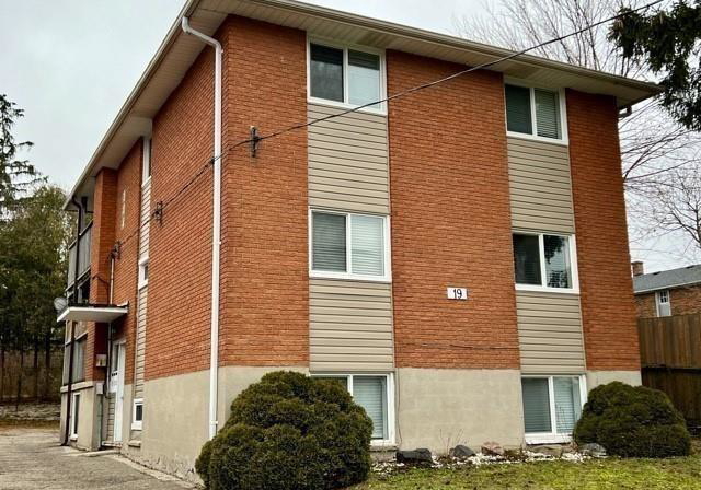 19-lilac-street-kitchener-ontario-40806059