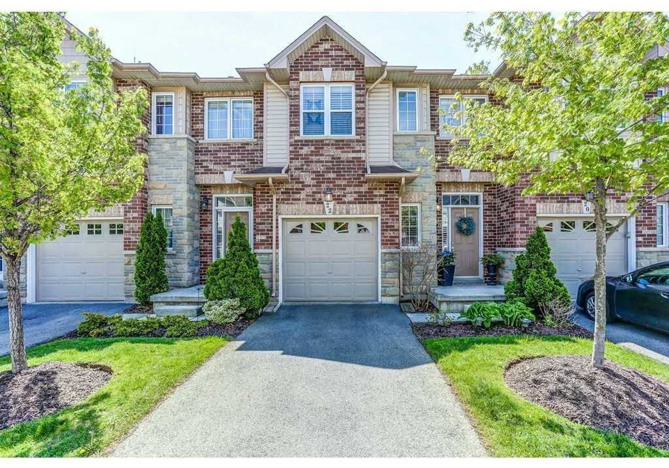 22-liddycoat-lane-ancaster-ontario-40806121