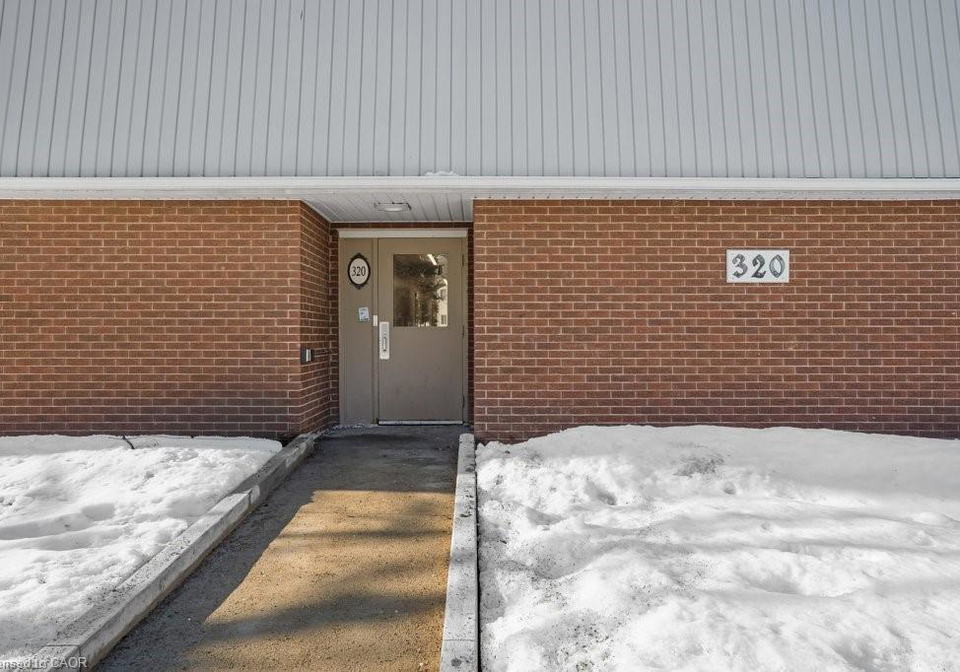 320-traynor-avenue-kitchener-ontario-40806124