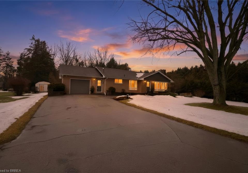 15-talbot-street-courtland-ontario-40806160