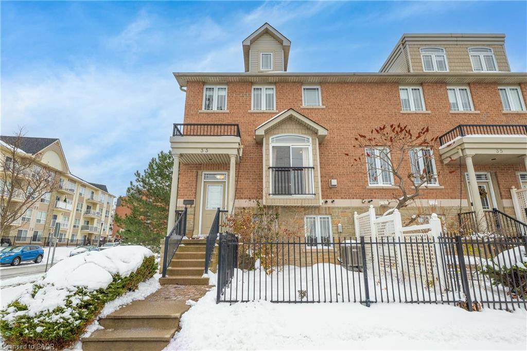 33-wellington-s-cambridge-ontario-40806303