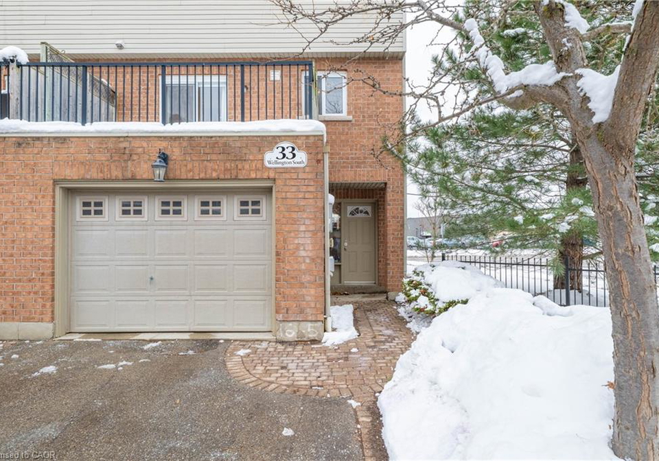 33-wellington-s-cambridge-ontario-40806303