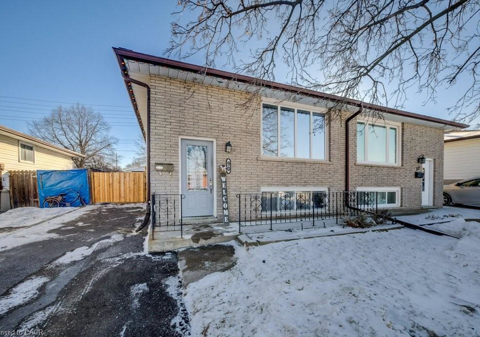 90-bakersfield-drive-cambridge-ontario-40806369