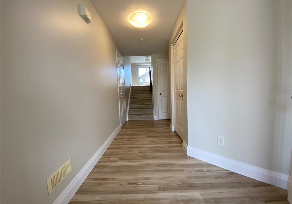 82-donnenwerth-drive-kitchener-ontario-40806371