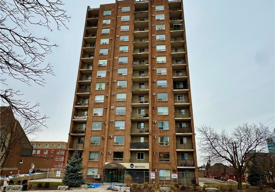 64-benton-street-kitchener-ontario-40806375