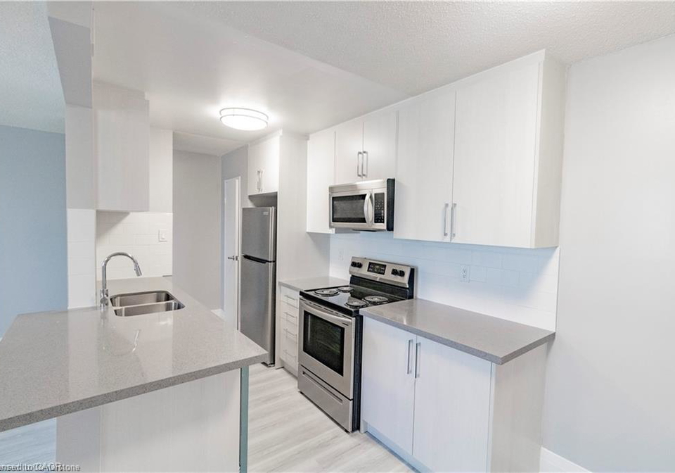 4422-huron-street-niagara-falls-ontario-40806428
