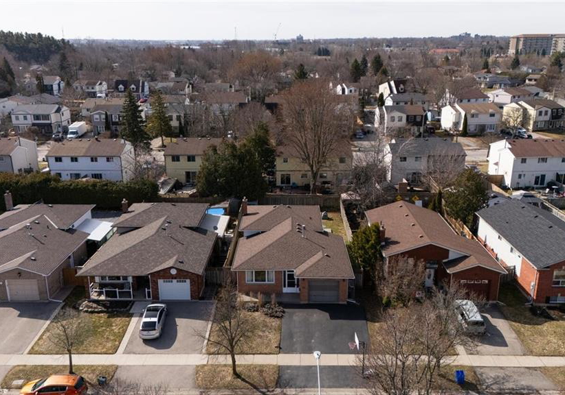31-coxwell-crescent-brantford-ontario-40806429