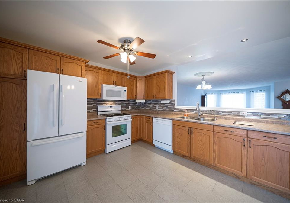 11-falls-crescent-simcoe-ontario-40806455