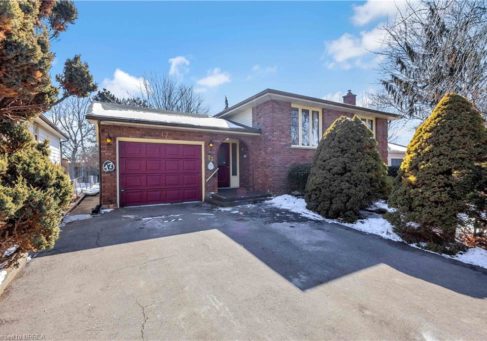 17-majestic-court-brantford-ontario-40806490