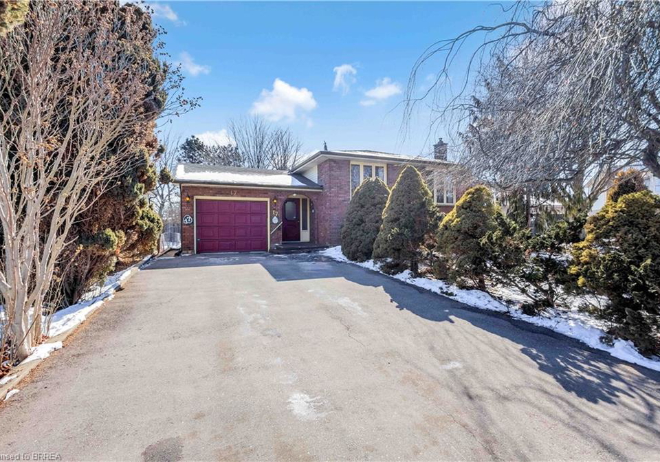 17-majestic-court-brantford-ontario-40806490