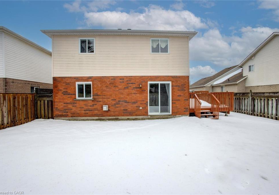 32-chalk-court-cambridge-ontario-40806586