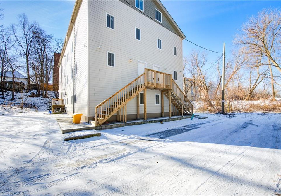 5-front-street-london-ontario-40806613