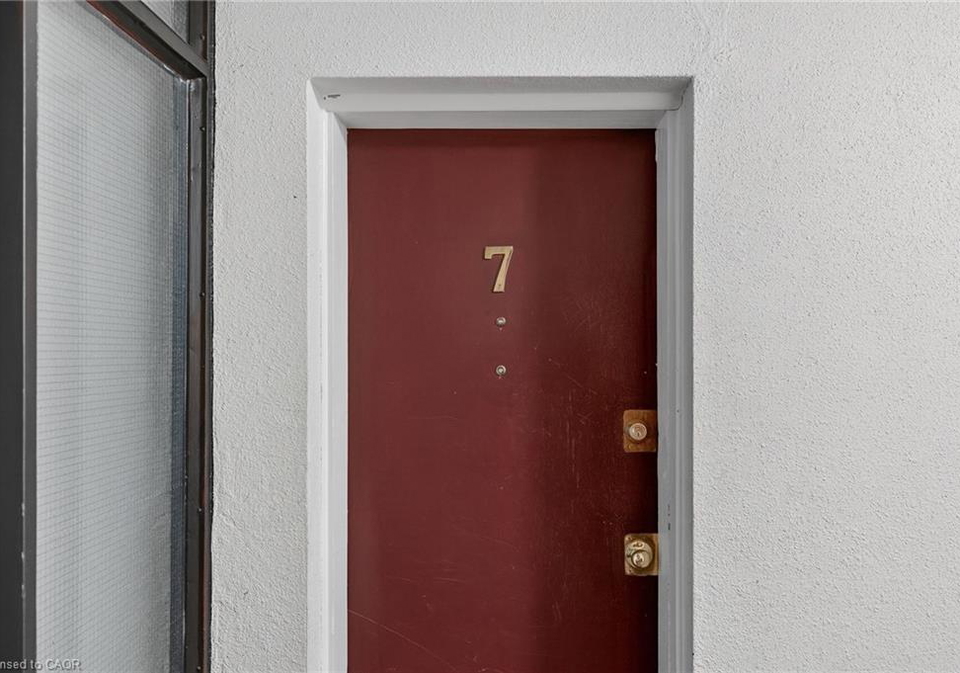 237-mohawk-road-e-hamilton-ontario-40806659