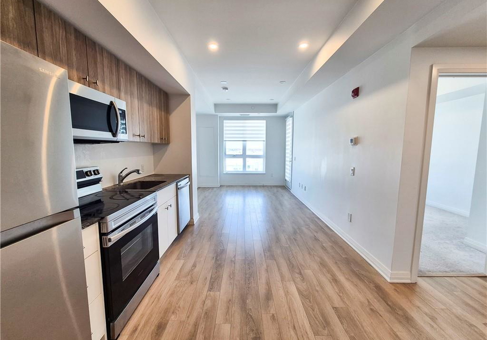 101-golden-eagle-road-waterloo-ontario-40806716