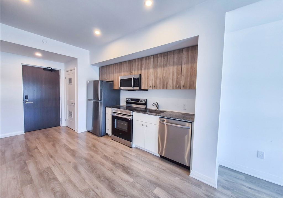 101-golden-eagle-road-waterloo-ontario-40806716