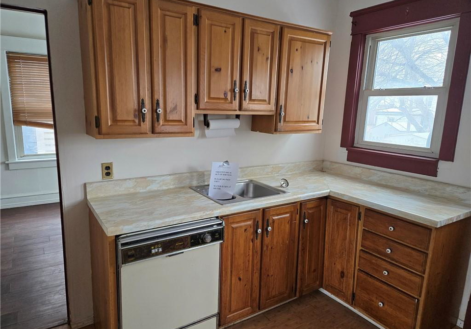 111-park-row-n-hamilton-ontario-40806717