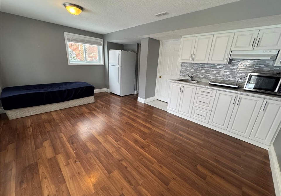 211-snowdrop-crescent-kitchener-ontario-40806744