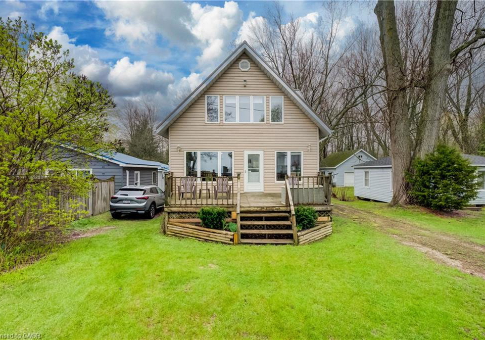 6274-spruce-street-ipperwash-ontario-40806792