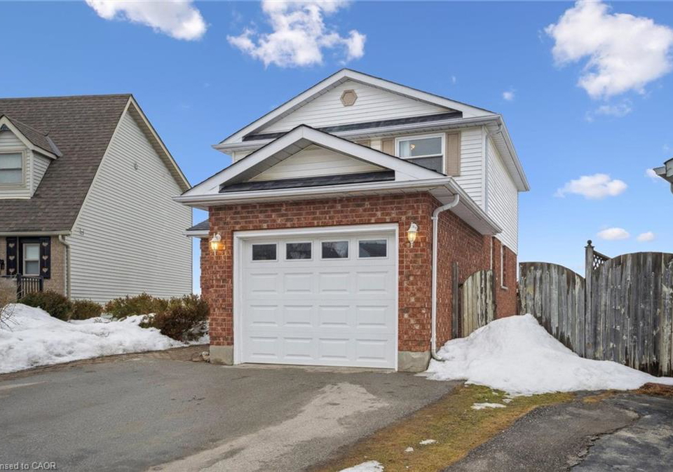 425-misty-crescent-kitchener-ontario-40806912
