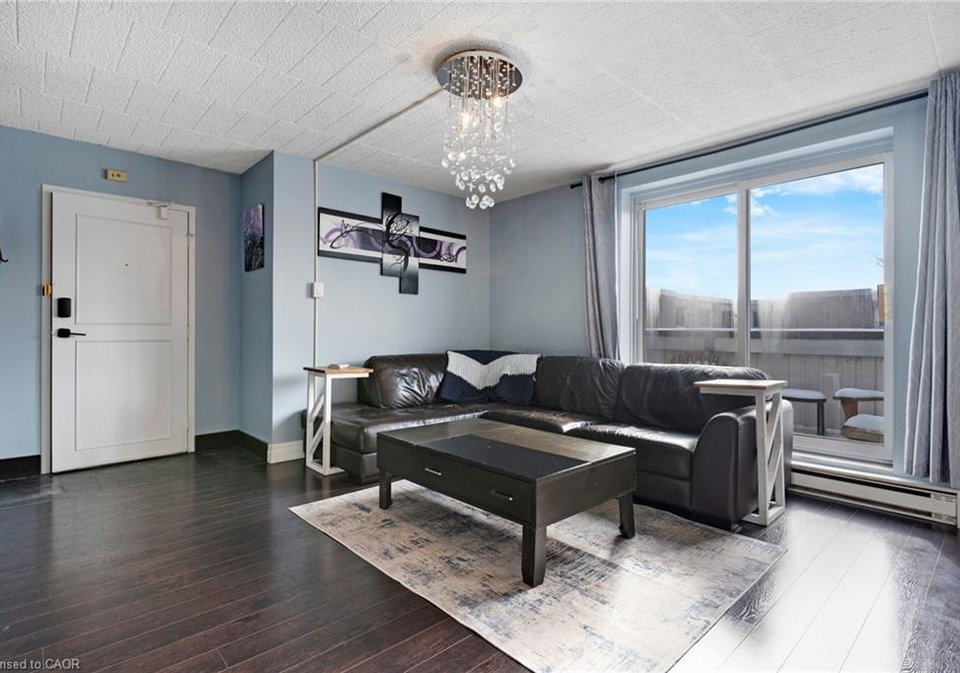 6-walton-avenue-kitchener-ontario-40806921