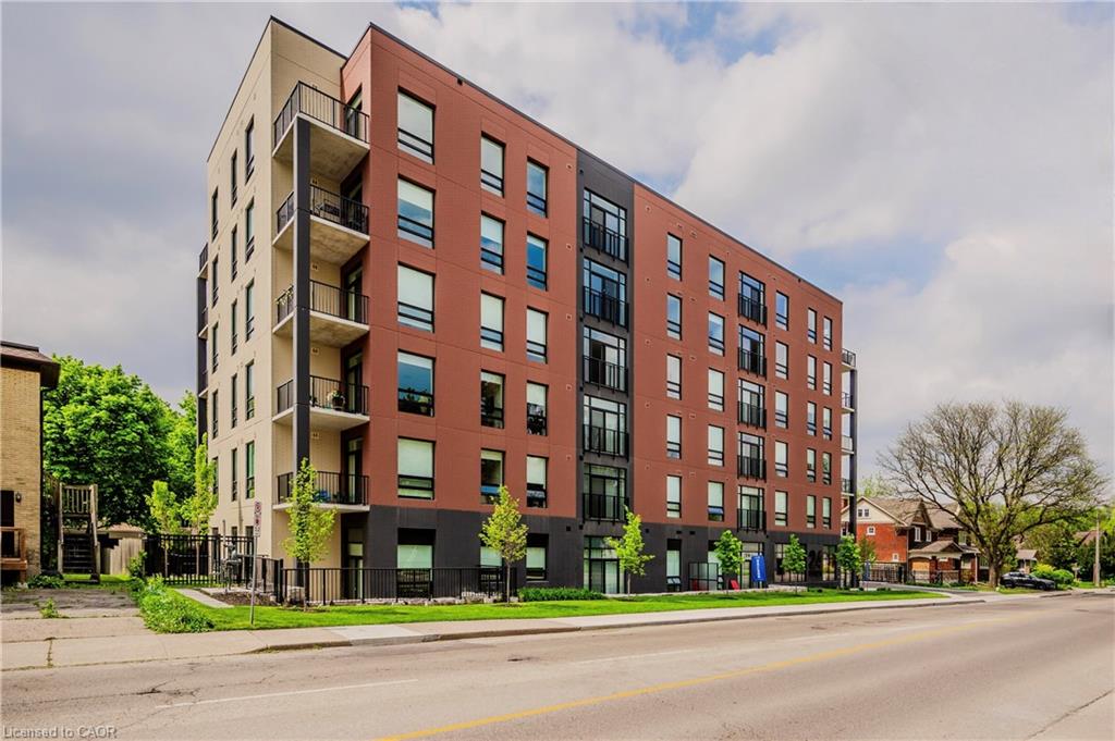 24-union-street-e-waterloo-ontario-40806936